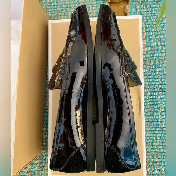 Michael Kors patent leather loafers size 7.5/38 women’s - Picture 2 of 15